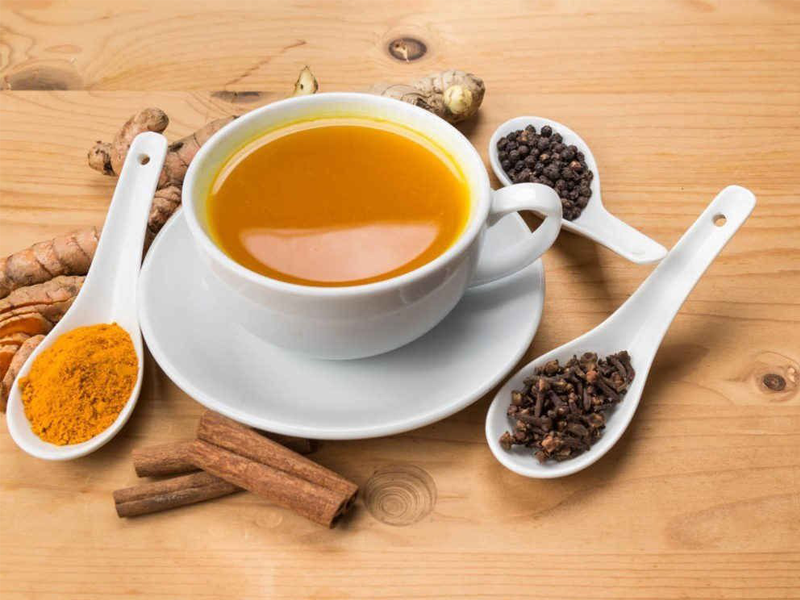 7-loai-do-uong-tu-lam-ngay-tai-nha-giup-lam-sach-gan-do-bia-ruou