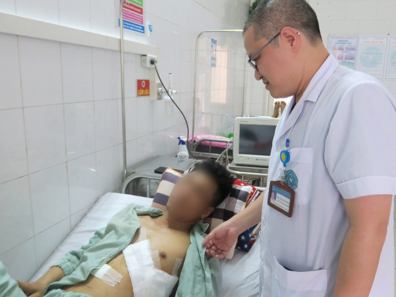 bac-si-gap-rang-luc-nhuc-trong-mieng-nam-thanh-nien-ha-noi