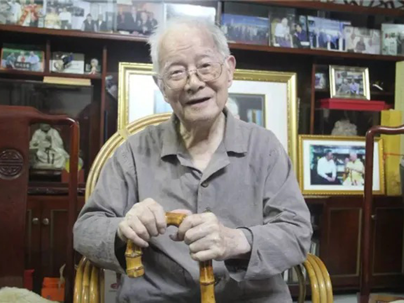 bi-quyet-song-tho-cua-danh-y-104-tuoi-tung-duoc-vinh-danh-trong-dich-sars
