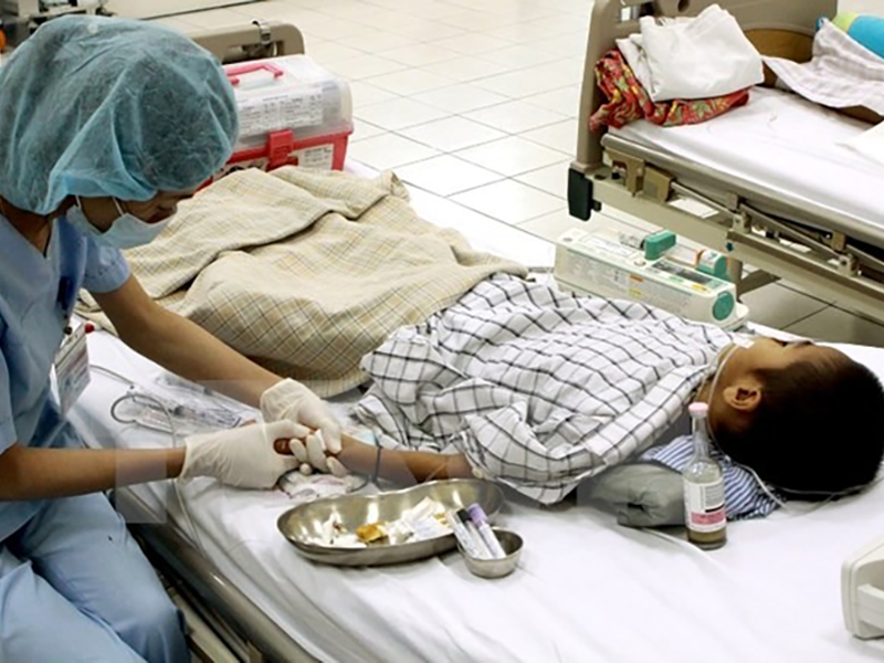 cao-diem-mua-viem-nao-nhieu-tre-liet-va-hon-me-khi-nhap-vien